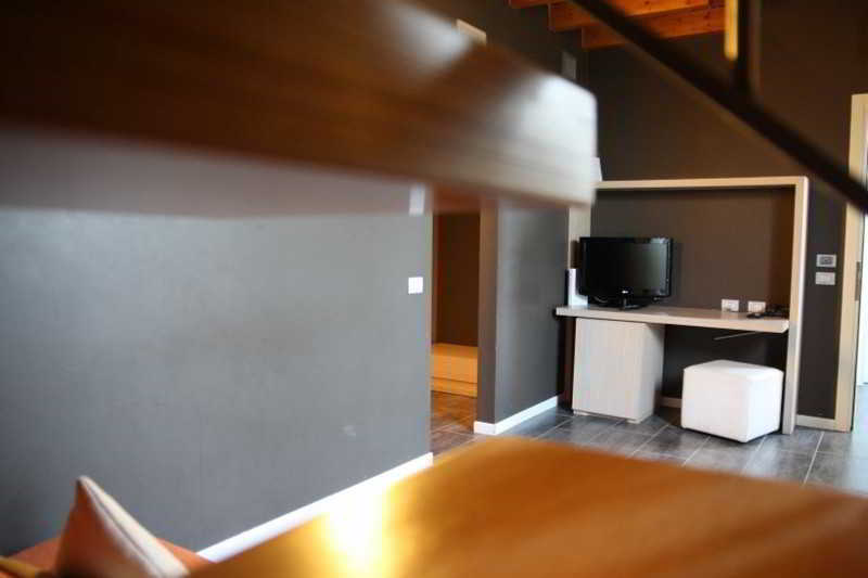 Hotel Loft Манербио Екстериор снимка